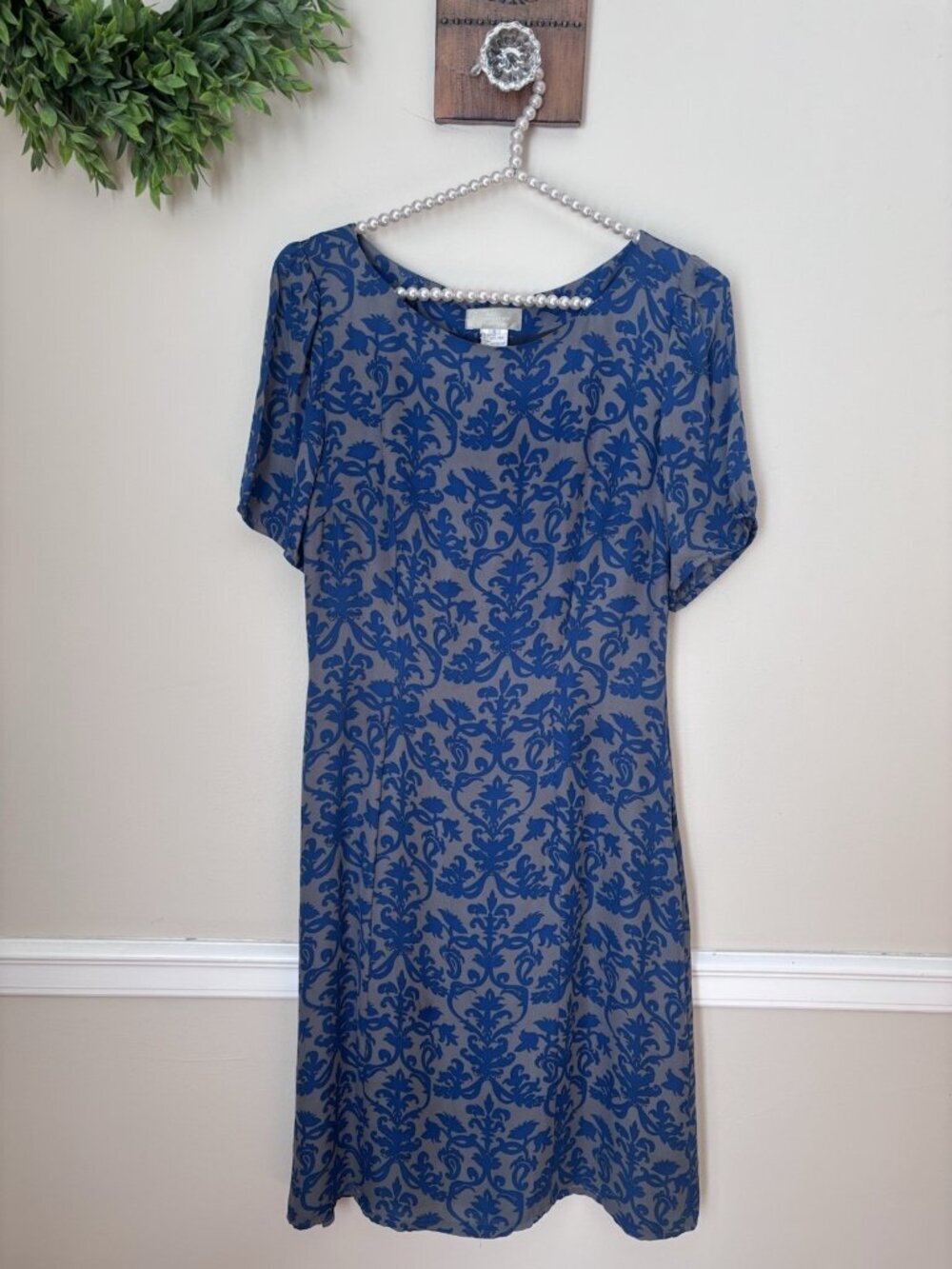 Vintage The Territory Ahead Womens Size 6 Blue Floral Silk Dress Short Sleeve